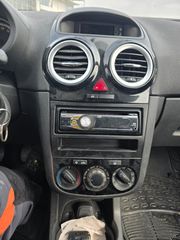 Opel Corsa 2011-thumb-9