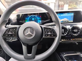 Mercedes-Benz A 250 2020-thumb-10