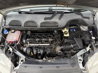 Ford C-Max 2004 CHIA-thumb-26