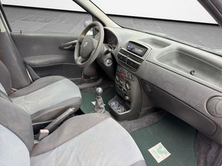 Fiat Punto 2005 1.2 8V-thumb-16
