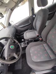 Skoda Fabia 2004-thumb-5
