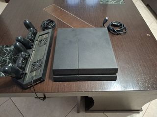 PlayStation 4 + 2 χειριστήρια + 11 παιχνίδια + βάση ψύξης