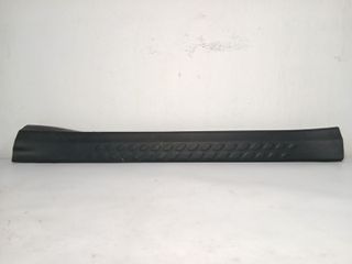 Κάλυμμα μαρσπιέ εμπρός δεξιά από Toyota C-HR Hybrid Team D 2023 - 67913-F4010