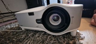 Projector nec-thumb-1