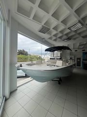 Boston-Whaler 2026 210 MONTAUK-thumb-13