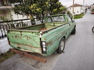 Toyota Hilux 1988-thumb-1