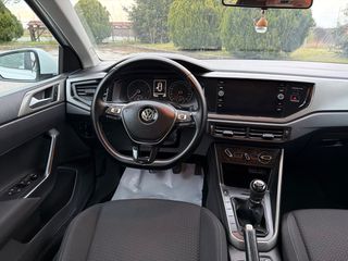 Volkswagen Polo 2018-thumb-17