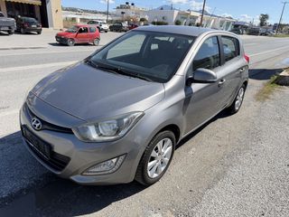 Hyundai i 20 2013-thumb-2