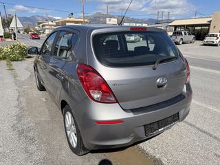 Hyundai i 20 2013-thumb-4