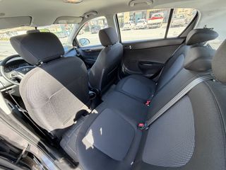 Hyundai i 20 2013-thumb-13