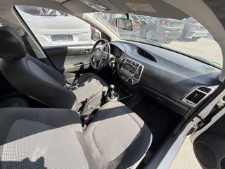 Hyundai i 20 2013-thumb-10