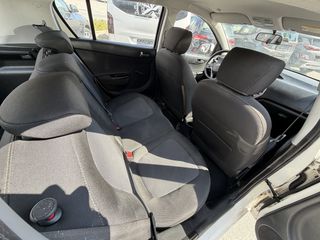 Hyundai i 20 2013-thumb-12