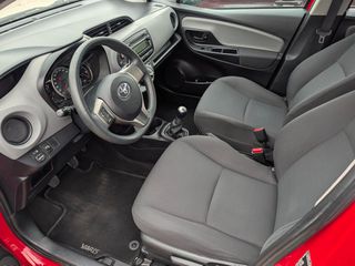 Toyota Yaris 2015-thumb-10