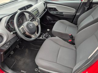 Toyota Yaris 2015-thumb-12