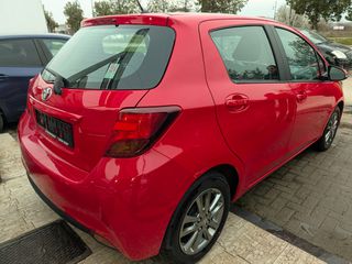 Toyota Yaris 2015-thumb-15