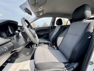 Hyundai i 20 2017 1.1 CRDI CLASSIC-thumb-10