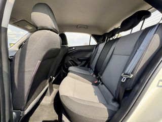 Hyundai i 20 2017 1.1 CRDI CLASSIC-thumb-13