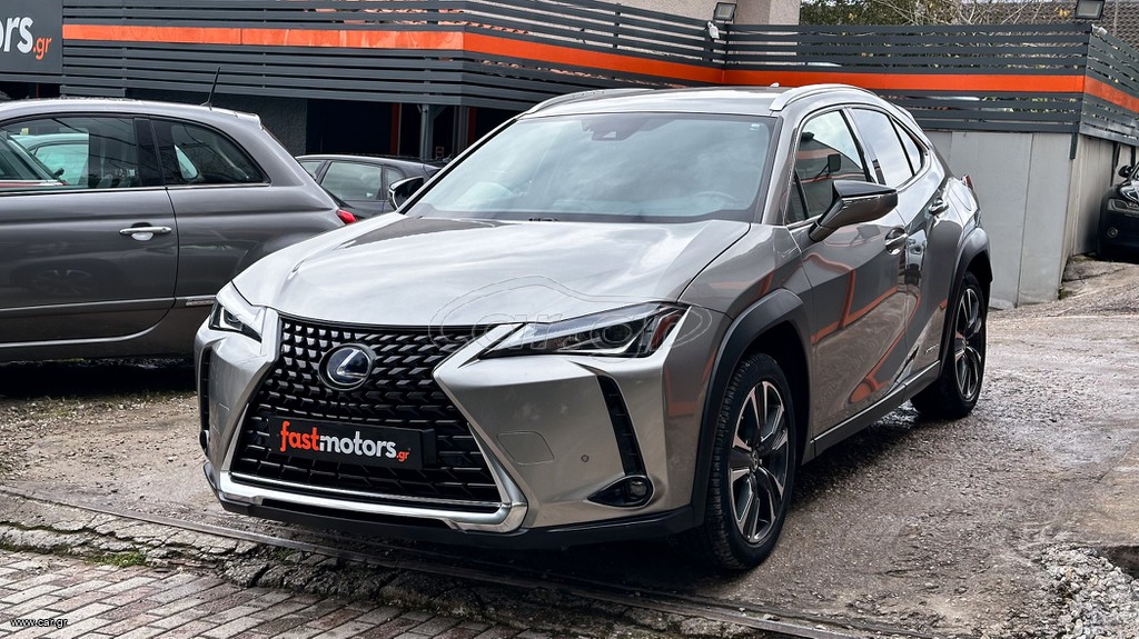Lexus UX thumbnail 3