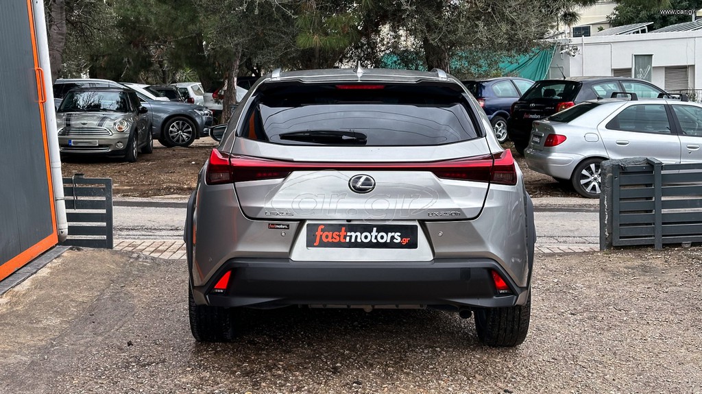 Lexus UX thumbnail 6