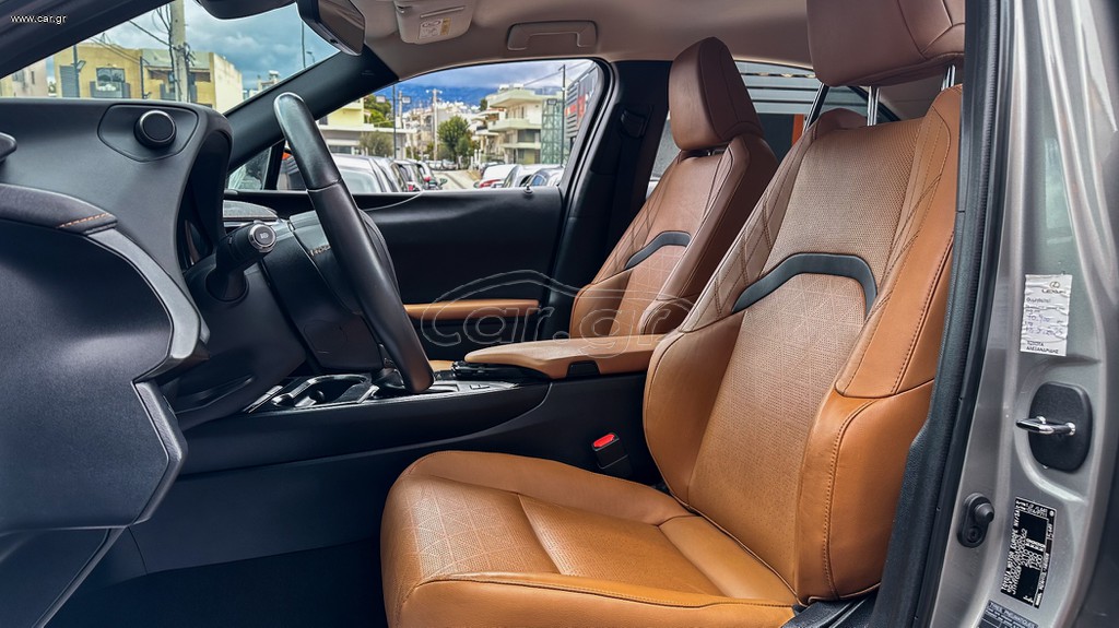 Lexus UX thumbnail 11