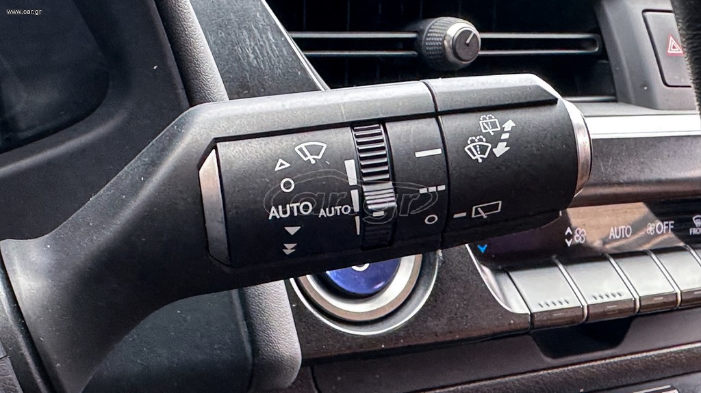 Lexus UX thumbnail 22