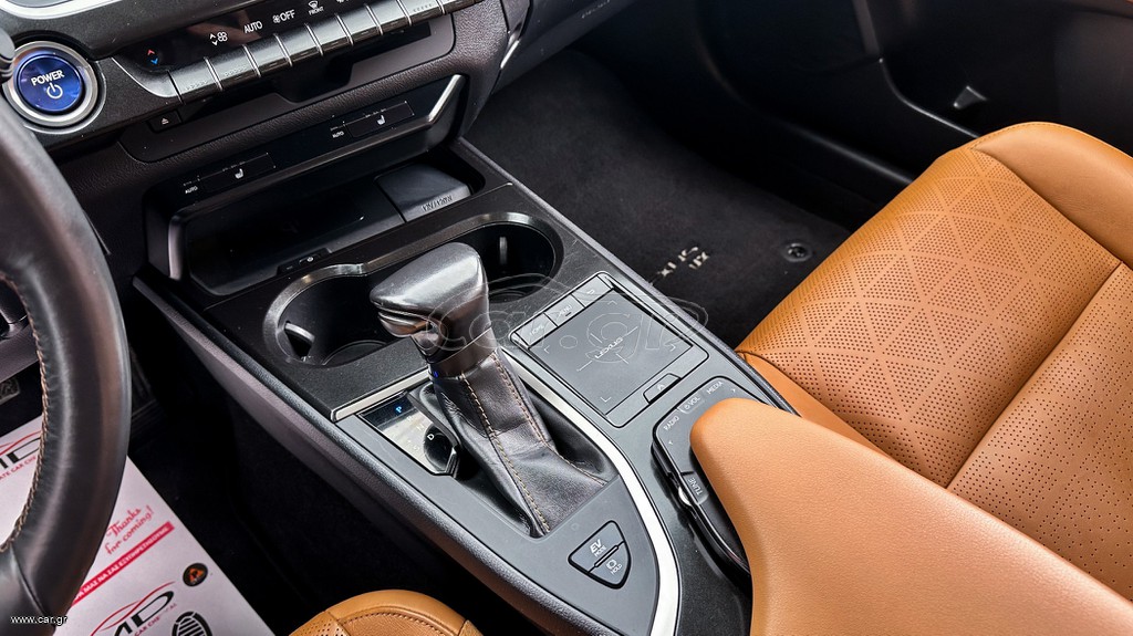 Lexus UX thumbnail 23
