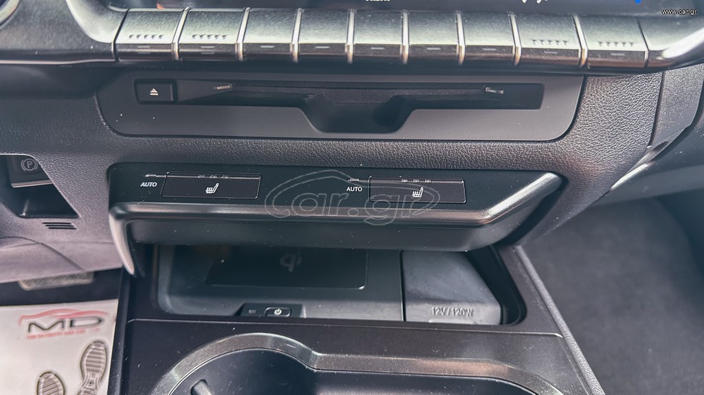 Lexus UX thumbnail 25