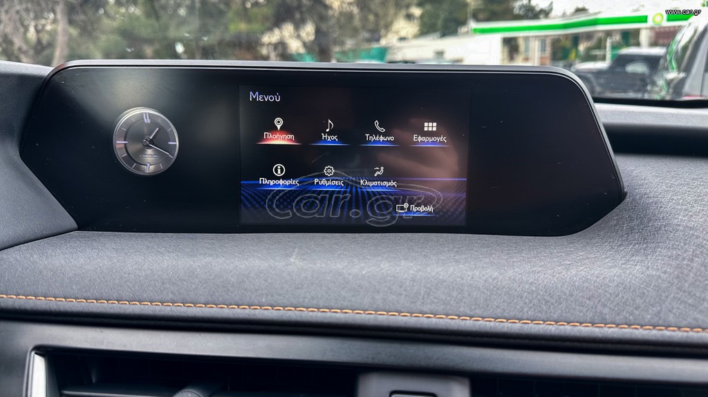 Lexus UX thumbnail 32