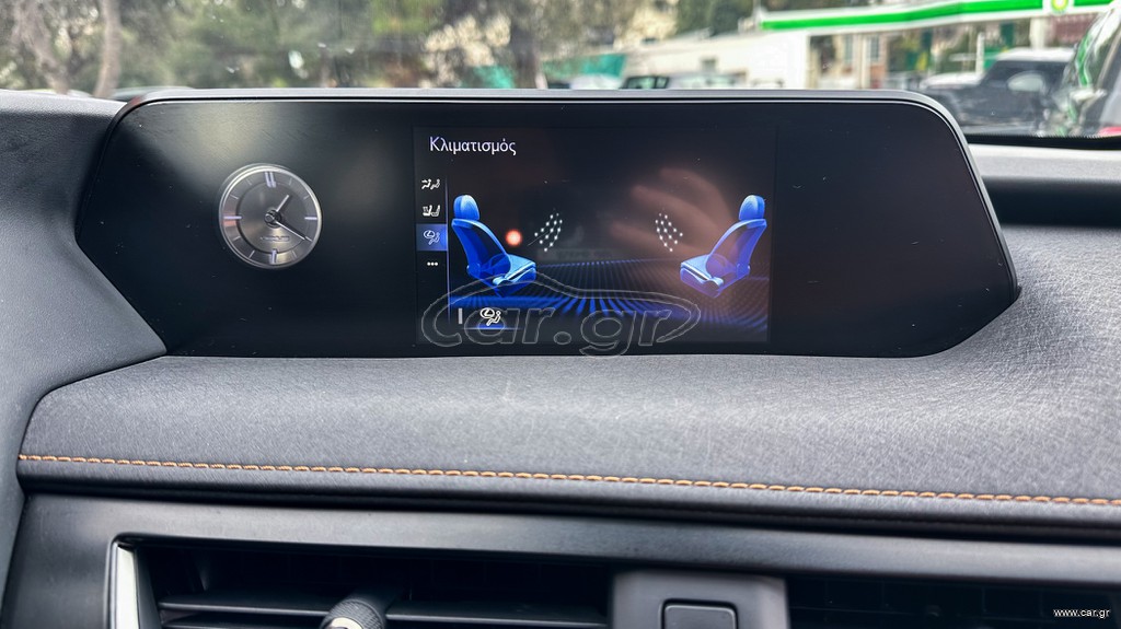 Lexus UX thumbnail 35