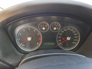 Ford Focus 2006-thumb-5