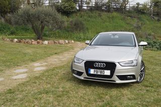 Audi A4 2011 1.8  B8.5  TFSI Ambition-thumb-2