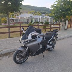 Honda VFR 1200 2011 Vfr1200fd-thumb-6
