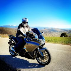 Honda VFR 1200 2011 Vfr1200fd-thumb-9