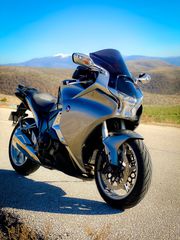 Honda VFR 1200 2011 Vfr1200fd-thumb-11