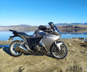 Honda VFR 1200 2011 Vfr1200fd-thumb-13