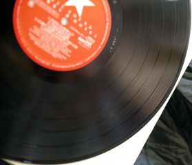 NEIL YOUNG - HAWKS & DOVES-thumb-9