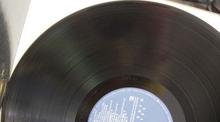 NEIL YOUNG - HAWKS & DOVES-thumb-10