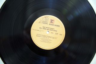 NEIL YOUNG WITH CRAZY HORSE - RUST NEVER SLEEPS-thumb-5