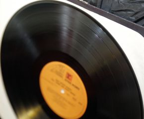 NEIL YOUNG WITH CRAZY HORSE - RUST NEVER SLEEPS-thumb-9