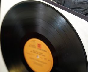 NEIL YOUNG WITH CRAZY HORSE - RUST NEVER SLEEPS-thumb-10