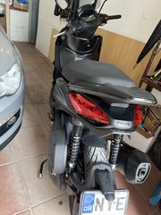 Piaggio Beverly 300i 2024 DEEP BLACK-thumb-2