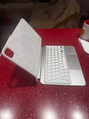iPads Magic Keyboard-thumb-2