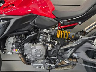 Ducati Monster 2026 Διαθέσιμο και για Test Ride!-thumb-9