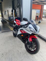 Yamaha YZF-R6 2008-thumb-1