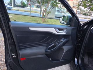 Ford Focus 2018-thumb-8
