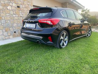 Ford Focus 2018-thumb-2