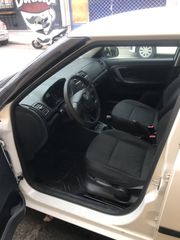 Skoda Fabia 2012-thumb-4