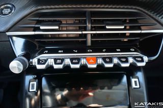 Peugeot 208 2023 Allure, Navi, Clima, Rear Camera, Apple Carplay - Android-thumb-39