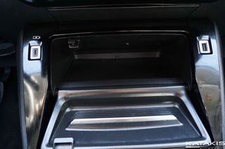 Peugeot 208 2023 Allure, Navi, Clima, Rear Camera, Apple Carplay - Android-thumb-40