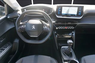 Peugeot 208 2023 Allure, Navi, Clima, Rear Camera, Apple Carplay - Android-thumb-15